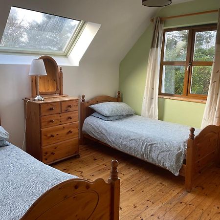 Letterfrack Farm Cottage In Village On A Farm Beside Connemara National Park Экстерьер фото