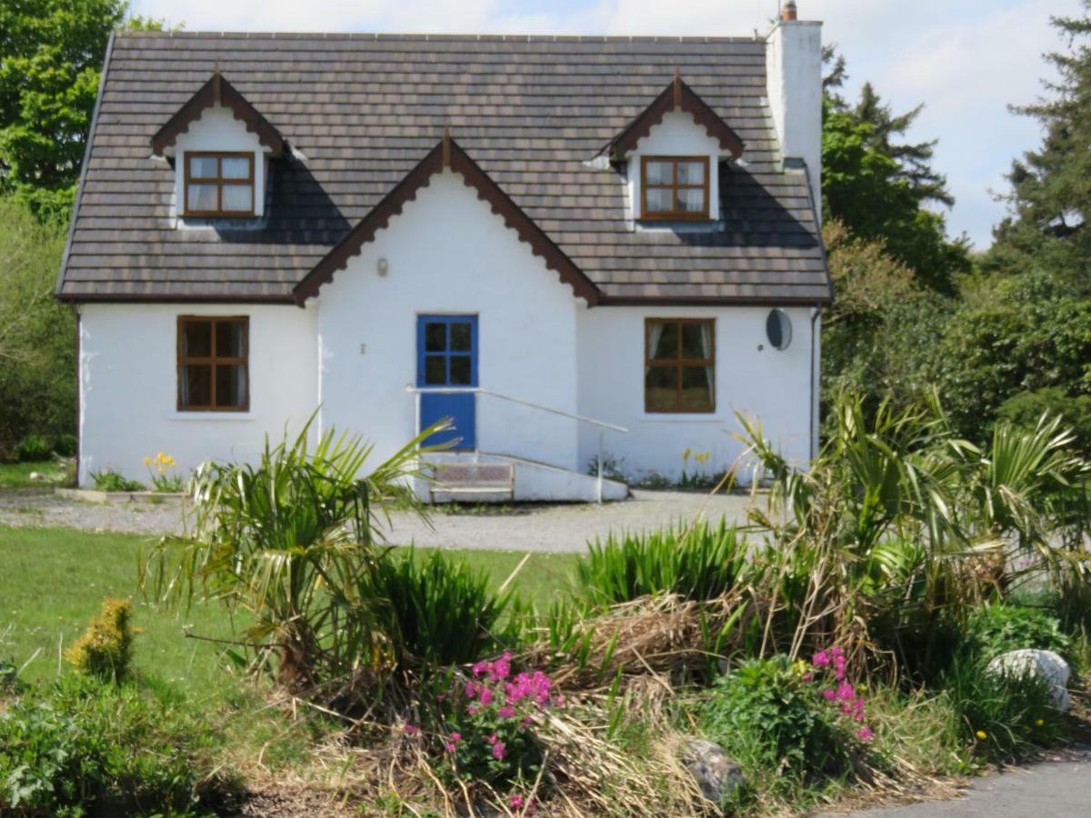 Letterfrack Farm Cottage In Village On A Farm Beside Connemara National Park Экстерьер фото