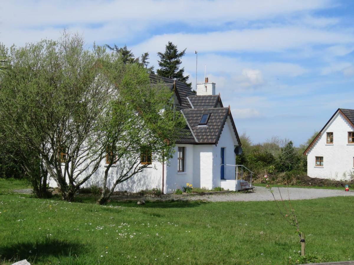Letterfrack Farm Cottage In Village On A Farm Beside Connemara National Park Экстерьер фото