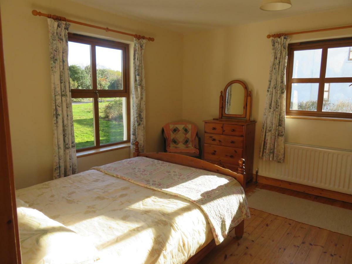 Letterfrack Farm Cottage In Village On A Farm Beside Connemara National Park Экстерьер фото