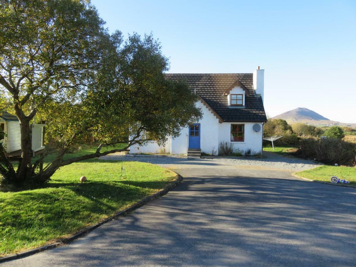 Letterfrack Farm Cottage In Village On A Farm Beside Connemara National Park Экстерьер фото